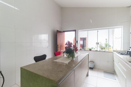 Cozinha de casa para alugar com 3 quartos, 175m² em Vila Oliveira, Mogi das Cruzes