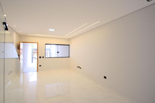 Sala de casa à venda com 3 quartos, 160m² em Vila Carrão, São Paulo