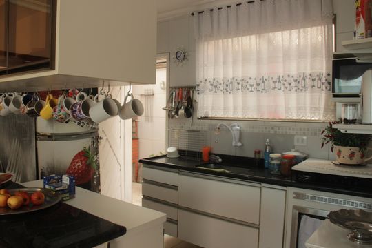 Cozinha de casa de condomínio para alugar com 3 quartos, 100m² em Macuco, Santos