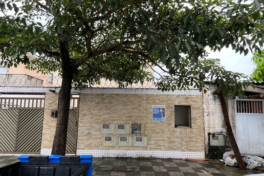 Fachada de casa de condomínio para alugar com 3 quartos, 100m² em Macuco, Santos