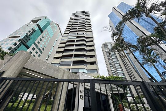 Fachada de apartamento à venda com 3 quartos, 144m² em Alphaville Industrial, Barueri