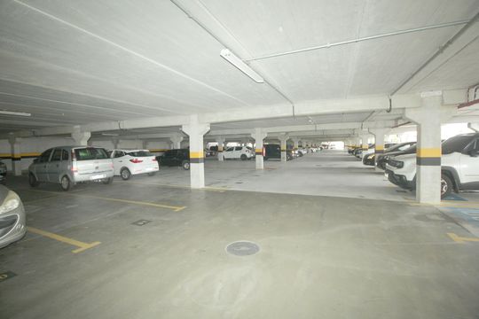 Garagem de kitnet/studio para alugar com 2 quartos, 51m² em Jardim Monte Libano, Santo André