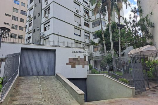 Fachada e Portaria de apartamento para alugar com 2 quartos, 84m² em Floresta, Porto Alegre