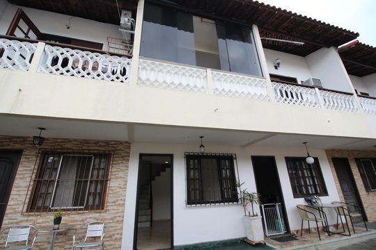 Fachada de casa de condomínio à venda com 2 quartos, 57m² em Taquara, Rio de Janeiro