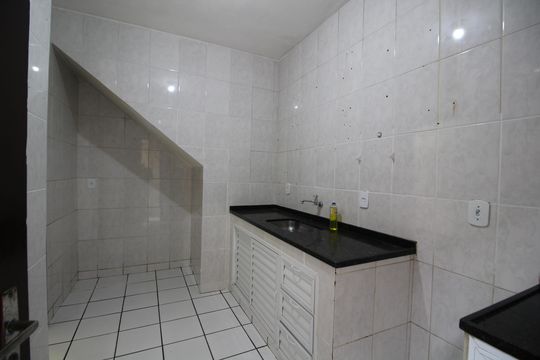 Cozinha de casa de condomínio à venda com 2 quartos, 57m² em Taquara, Rio de Janeiro