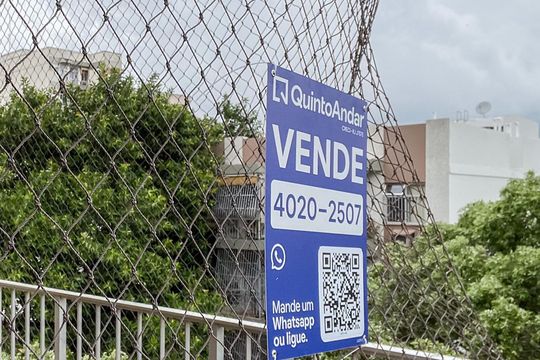 Plaquinha de apartamento à venda com 1 quarto, 51m² em Grajaú, Rio de Janeiro