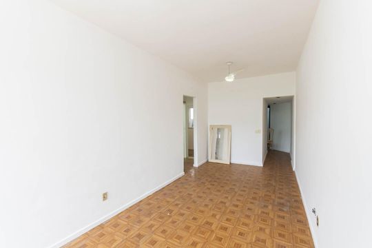 Sala de apartamento à venda com 1 quarto, 51m² em Grajaú, Rio de Janeiro