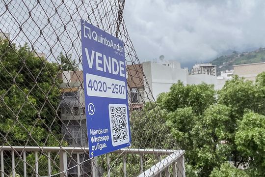 Plaquinha de apartamento à venda com 1 quarto, 51m² em Grajaú, Rio de Janeiro