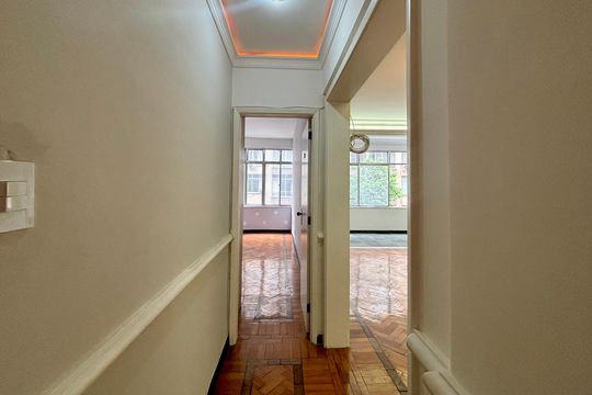 Sala - corredor de apartamento à venda com 3 quartos, 150m² em Copacabana, Rio de Janeiro