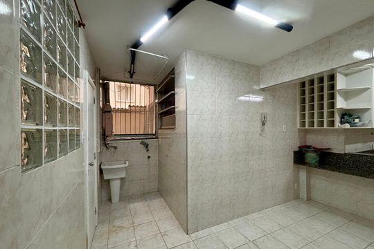 Área de serviço de apartamento à venda com 3 quartos, 150m² em Copacabana, Rio de Janeiro