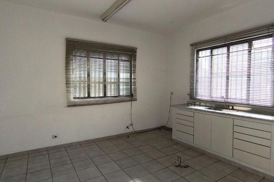 Casa à venda com 2 quartos, 129m² em Centro, Diadema