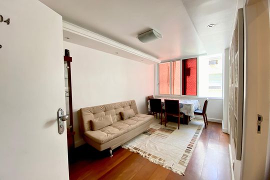 Sala de apartamento à venda com 2 quartos, 100m² em Leblon, Rio de Janeiro