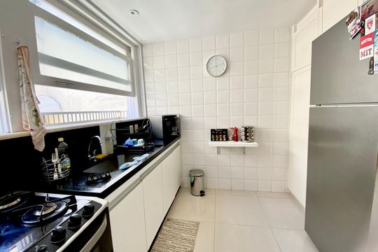 Cozinha de apartamento à venda com 2 quartos, 100m² em Leblon, Rio de Janeiro