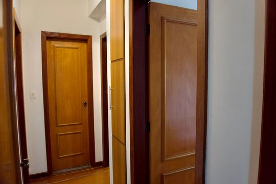 Corredor de apartamento para alugar com 3 quartos, 110m² em Monsenhor Messias, Belo Horizonte