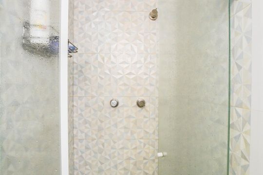 Banheiro de apartamento para alugar com 2 quartos, 55m² em Parque Erasmo Assunção, Santo André