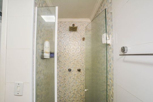 Banheiro de apartamento para alugar com 2 quartos, 55m² em Parque Erasmo Assunção, Santo André