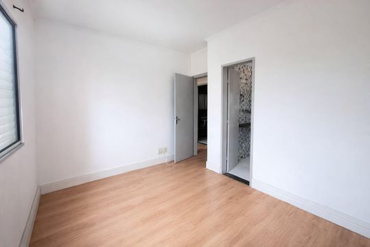 Suíte de apartamento à venda com 3 quartos, 72m² em Piratininga, Osasco