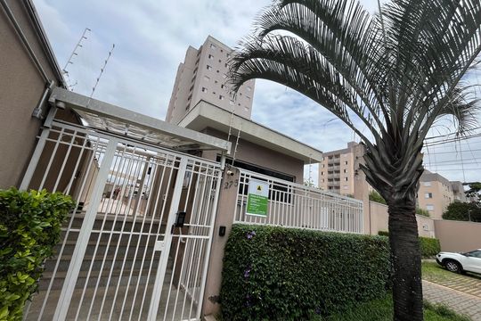 Fachada  de apartamento para alugar com 2 quartos, 49m² em Vila Carmosina, São Paulo