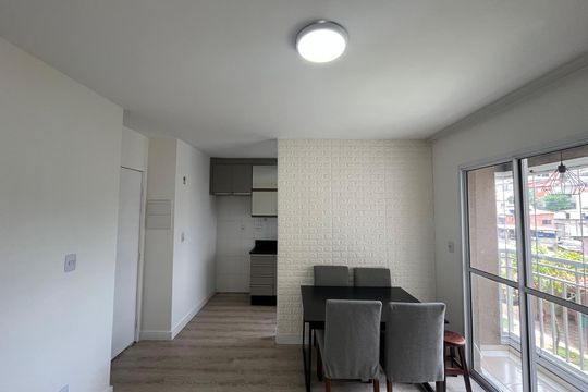 Sala  de apartamento para alugar com 2 quartos, 49m² em Vila Carmosina, São Paulo
