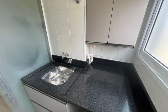 Área de serviço  de apartamento para alugar com 2 quartos, 49m² em Vila Carmosina, São Paulo