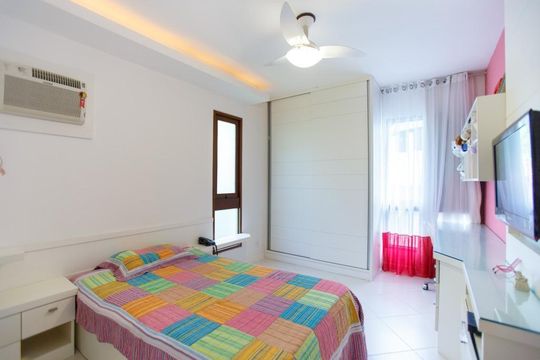 Casa à venda com 6 quartos, 800m² em Piratininga, Niterói