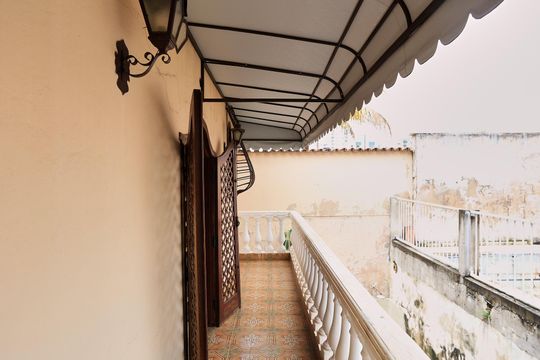 Varanda da suíte 2 de casa à venda com 7 quartos, 400m² em Sagrada Família, Belo Horizonte