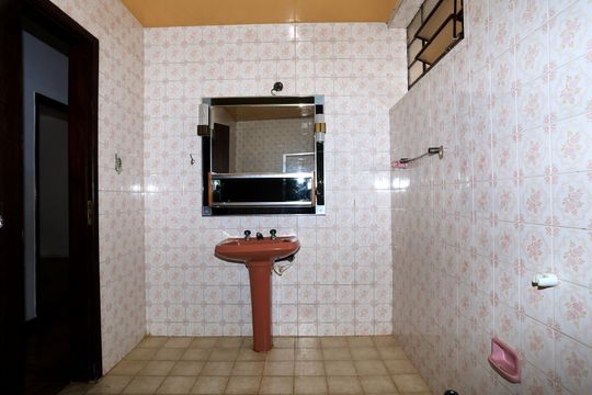 Banheiro de casa à venda com 7 quartos, 400m² em Sagrada Família, Belo Horizonte