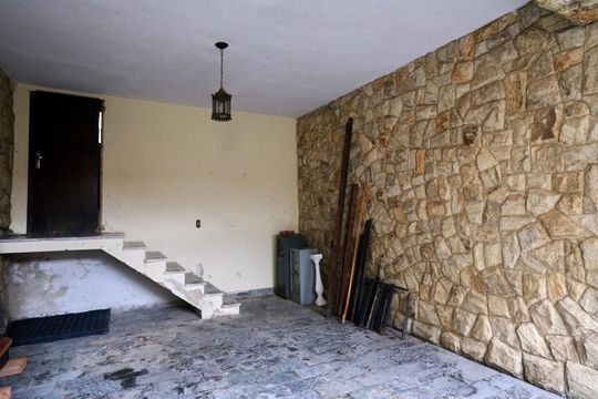 Garagem de casa à venda com 7 quartos, 400m² em Sagrada Família, Belo Horizonte