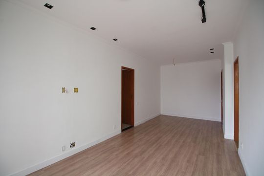 Sala de apartamento à venda com 3 quartos, 110m² em Anil, Rio de Janeiro