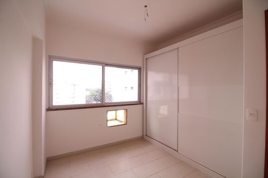 Quarto 1 de apartamento à venda com 3 quartos, 110m² em Anil, Rio de Janeiro