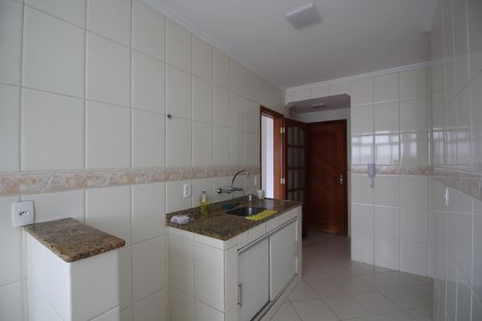Cozinha de apartamento à venda com 3 quartos, 110m² em Anil, Rio de Janeiro