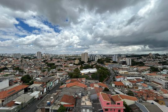Vista de apartamento à venda com 2 quartos, 60m² em Vila Mangalot, São Paulo