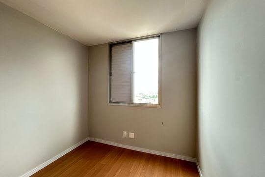 Quarto 1 de apartamento à venda com 2 quartos, 60m² em Vila Mangalot, São Paulo