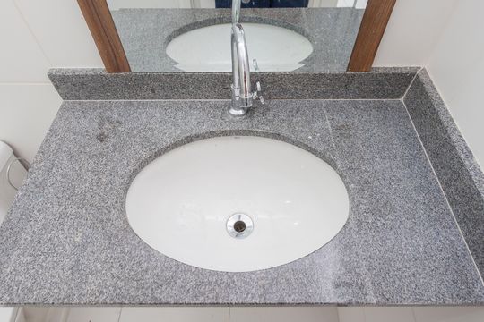 Banheiro de apartamento à venda com 2 quartos, 33m² em Jurubatuba, São Paulo