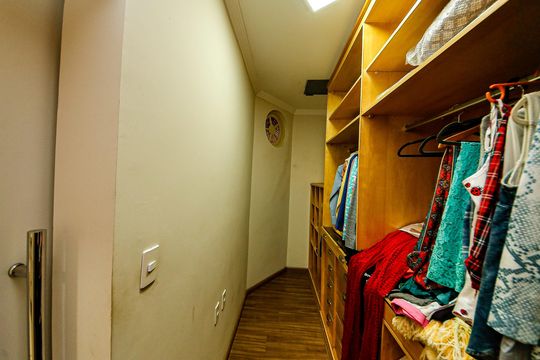 Casa à venda com 5 quartos, 300m² em Vila Zelina, São Paulo