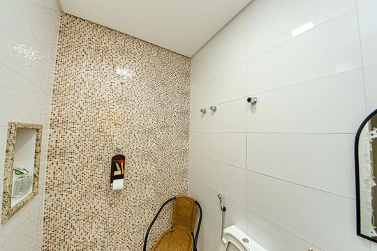 Casa à venda com 5 quartos, 300m² em Vila Zelina, São Paulo