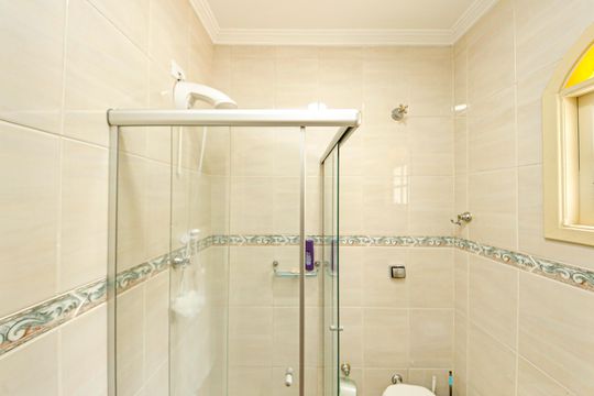 Casa à venda com 5 quartos, 300m² em Vila Zelina, São Paulo