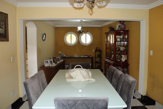 Casa para alugar com 3 quartos, 630m² em Jardim Santa Paula, Cotia