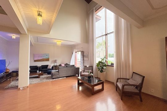Sala de casa para alugar com 5 quartos, 420m² em Jardim das Samambaias, Jundiaí