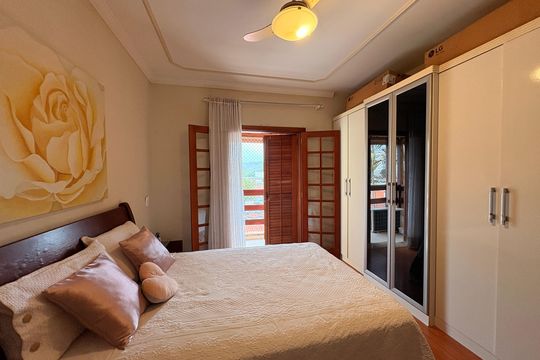 Suíte de casa para alugar com 5 quartos, 420m² em Jardim das Samambaias, Jundiaí