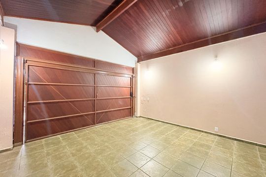 Garagem de casa para alugar com 5 quartos, 420m² em Jardim das Samambaias, Jundiaí