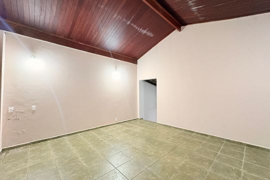 Garagem de casa para alugar com 5 quartos, 420m² em Jardim das Samambaias, Jundiaí