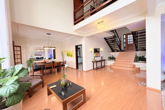 Casa para alugar com 5 quartos, 420m² em Jardim das Samambaias, Jundiaí