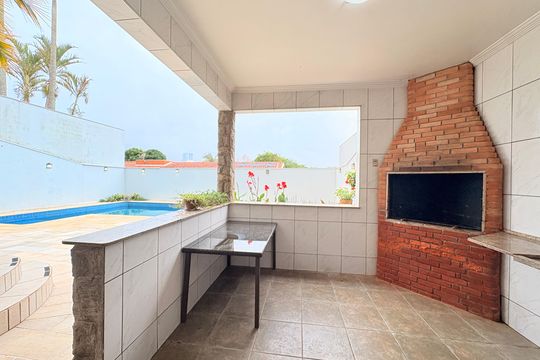 Quintal de casa para alugar com 5 quartos, 420m² em Jardim das Samambaias, Jundiaí