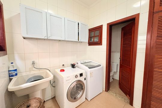 Área de Serviço de casa para alugar com 5 quartos, 420m² em Jardim das Samambaias, Jundiaí