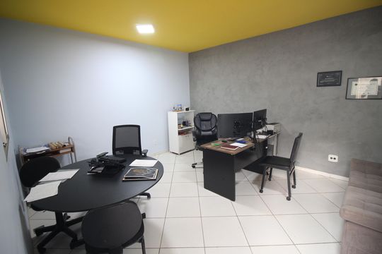 Escritório de casa à venda com 5 quartos, 350m² em Jardim Riacho das Pedras, Contagem