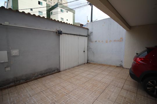 Garagem de casa à venda com 5 quartos, 350m² em Jardim Riacho das Pedras, Contagem