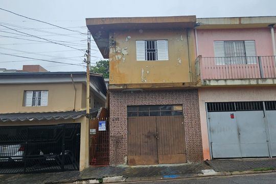 Fachada  de casa à venda com 4 quartos, 225m² em Vila Araguaia, São Paulo