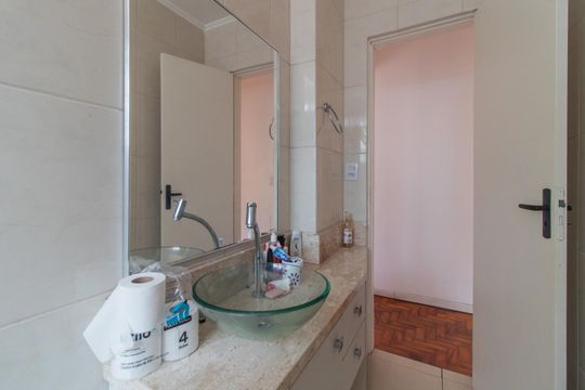 Banheiro de apartamento à venda com 2 quartos, 71m² em Cidade Baixa, Porto Alegre