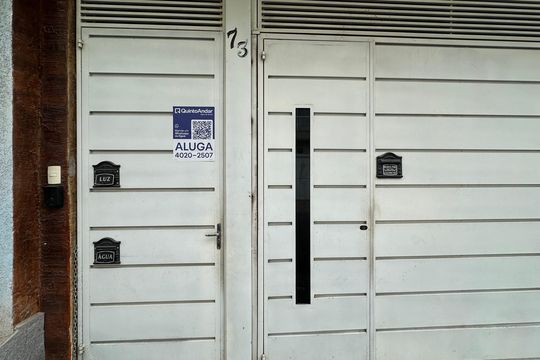 Fachada de casa para alugar com 2 quartos, 74m² em Parque Santana, Barueri